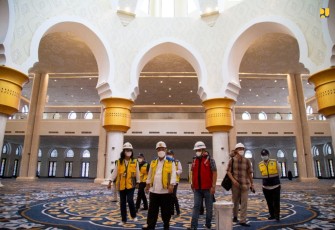Menteri Basuki saat Tinjau Masjid Raya Sheikh Zayed Surakarta