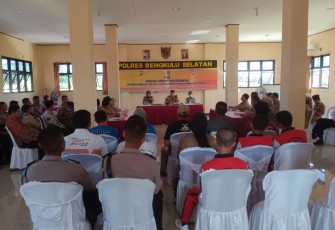 Sat Binmas Polres Bengkulu Selatan Polda Bengkulu kemarin Selasa (14/06) saat Focus Group Discussion (FGD) bersama sejumlah Instansi dan Komunitas.