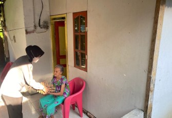 Polsek Muara Bangkahulu Polres Bengkulu pagi hari kemarin, Jumat (14/01) menggelar kegiatan Bhakti Sosial