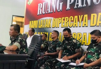 Kasdim 1310/Bitung bersama jajaran saat mengikuti kegiatan arahan Kasrem 131/Stg secara Vicon