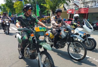 Dandim Bersama Kapolres Pacitan Turun Ke Jalan kawal Unras