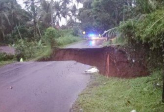Pasca terjadi benjana, jalan amblas 