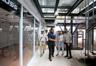 Ketum IMI Bamsoet saat Tinjau Persiapan Black Stone Garage (IMI Lounge)
