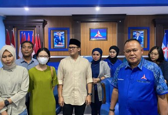 Dokter Agung, disela rapat persiapan HUT di kantor DPD PD Jatim Jl Kertajaya, Surabaya, Senin (5/9/2022).