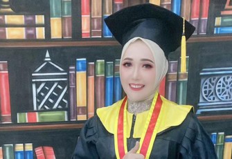 Sekdes Gampong Jawa Henni Permata Sari, S.Sos, SH
