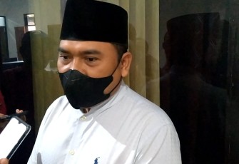 Wakil Ketua DPRD Kabupaten Trenggalek, Agus Cahyono, saat dikonfirmasi setelah rapat pimpinan DPRD Kabupaten Trenggalek, Jum'at 7/1/2022 (Foto : Hardi Rangga, klikwarta.com).