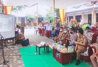 Kapolri Pantau Kegiatan Vaksinasi Serentak se-Indonesia Melalui Zoom meeting