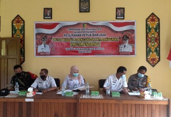 Musrenbang Tahun 2022 tingkat Kelurahan di aula Kantor Kelurahan Petuk Barunai Kecamatan Rakumpit Kota Palangka Raya, Rabu (19/1/2022)
