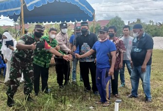 Peletakan batu pertama pembangunan Musala Al Ikhlas, Jl. Maduhara 1 Kelurahan Kereng Bangkirai, Kecamatan Sabangau, Kota Palangka Raya
