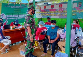 Koramil 1016-04 Manuhing menggelar vaksinasi massal dosis satu dan dua bagi anak usia 6 tahun ke atas, Kamis (20/1/2022)
