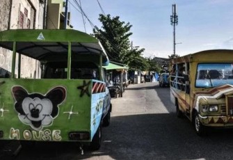 Kereta Kelinci atau dikenal dengan sebutan odong-odong