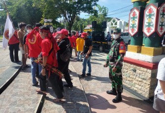 Pelaksanaan pengamanan aksi damai yang di lakukan Koalisi Masyarakat Adat dan Organisasi Masyarakat (Ormas) Dayak Kalteng