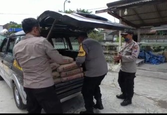 Polsek Ngunut Polres Tulungagung beri bantuan semen pembangunan kubah Masjid Miftahul Janah, Desa Purworejo