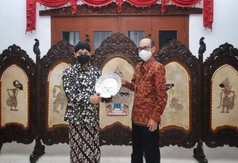 Bupati Trenggalek, Mochamad Nur Arifin, saat menerima kunjungan kerja, Pemkab Klungkung, Kamis (27/1/2022) (Foto : Hardi Rangga, klikwarta.com)