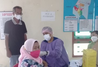 Vaksinasi Booster warga lansia di Tlobong Delanggu, Jawa Tengah
