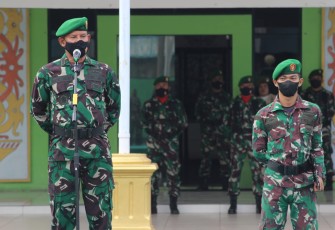 Kasdim 1016/Palangka Raya, Letkol Inf Abdul Salim, beri pengarahan kepada Personel TNI dan PNS