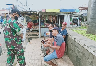Patroli penerapan prokes oleh anggota Koramil 04/Bawang Kodim 0736/Batang