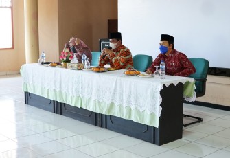 Wagub Bengkulu, Rosjonsyah, saat memberikan arahan kepada pejabat struktural di Lingkungan Dinas ESDM 
