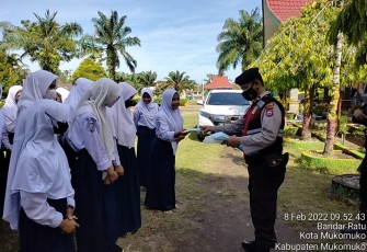 Tim Patroli Sat Samapta Polres Mukomuko Polda Bengkulu, sambang Sekolah di SMPN 03 Mukomuko