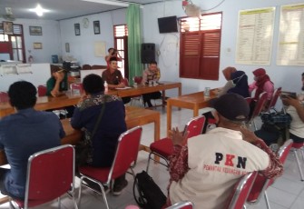 Temukan fakta kesalahan SK karang taruna, LSM PKN bersama BPD melakukan audensi dengan Kades dan Ketua Panitia seleksi perades Pojokwatu kecamatan Sambong.