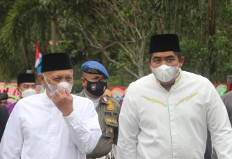 Plt. Bupati Bintan, Roby Kurniawan, saat mendatangi Pondok Pesantren Madani Tebuireng XIV Bintan 