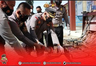 Kapolres Kepahiang AKBP. Suparman, memimpin langsung Konferensi pers pemusnahan knalpot brong