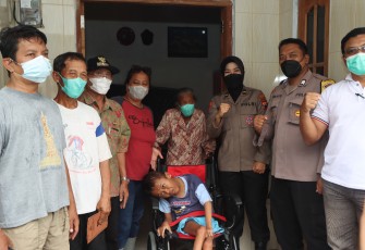 Baksos Polwan Polres Klaten kepada penyandang disabilitas