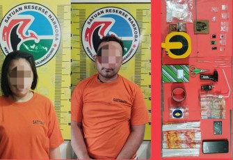 Dua pelaku pengedar sabu dan ekstasi berhasil ditangkap Anggota Polres Tulungagung.