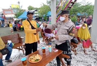 Personel Polsek Kaliwungu, saat melaksanakan patroli di tempat Wisata