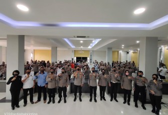 Foto bersama usai penandatanganan Komitmen bersama,  pembangunan zona integritas menuju WBK dan WBBM