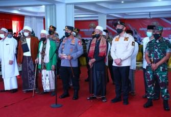 Kapolri Jenderal Listyo Sigit Prabowo, saat meninjau akselerasi percepatan vaksinasi di Banten