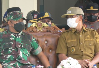 Wakil Wali Kota Bitung, saat menghadiri apel gelar pasukan Ops Samrat 2022, bersama Dandim 1310/Bitung