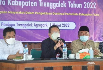 Pj Sekda Kabupaten Trenggalek, Dr. Andriyanto, saat membuka kegiatan Focus Group Discussion, di Pendapa Trenggalek Agropark, Selasa (1/3/2022) (Foto : Hardi Rangga, klikwarta.com)