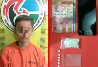 DFG (18) asal Lingkungan 04 Desa/Kecamatan Ngunut Kabupaten Tulungagung, pengedar Pil double L