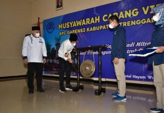 Wakil Bupati Trenggalek, Syah Muhamad Natanegara, saat membuka Muscab ke-8 Gapensi BPC Kabupaten Trenggalek