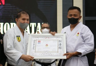 Pangdam XII/Tpr Terima Anugerah Sabuk Hitam INKAI