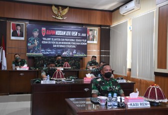 Dandim Sejajaran Korem 142/Tatag Mengikuti Rapim 