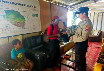 Program Koteka Gandeng Pdt Barnabas Kobogau