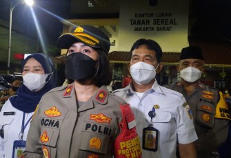 Vaksinasi Covid-19 Malam Hari Polsek Tambora 