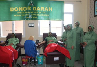 Puluhan Isteri Tentara Kodim Tulungagung Sumbangkan Darah