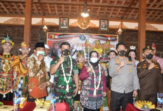 Resmikan Kampung Pancasila, Dandim 0802/Ponorogo Gaungkan Pancasila  