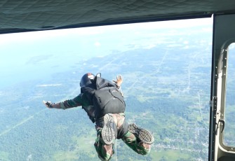 Terjun Tempur Khas Prajurit Satkopaska Koarmada III 