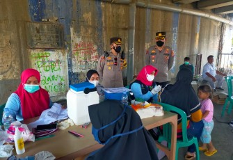 Sensasi Gebyar Vaksinasi Warga di Bawah Fly Over Pamanukan 