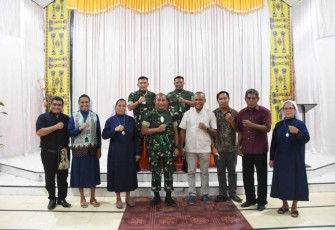 Pangdam XVIII/Kasuari Kunjungi Gereja St. Yohanes Teluk Bintuni
