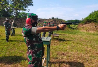 Kodim 0801/Pacitan Gelar Latihan Menembak Pistol