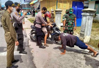 Babinsa Katingan Hilir Bersama Babinkamtibmas Rutin Gelar Operasi Yustisi