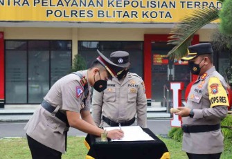 Kapolres Blitar Kota Pimpin Sertijab Kasat Lantas dan Kasat Binmas