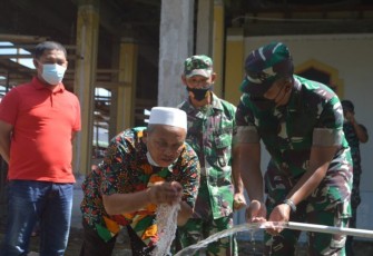 Dandim 0206/Dairi, Serahkan Hasil Kerja Sumur Bor Ke Pengurus Mesjid Agung Sidikalang