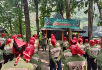 Anggota Kodim 0805/Ngawi Gembleng Peserta Diklatsar KOKAM di Umbol Jambe