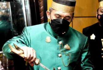 Pangdam Hasanuddin Disematkan Gelar Bangsawan Bugis, Cucu Raja Bone ke-32 Andi Mappanyukki